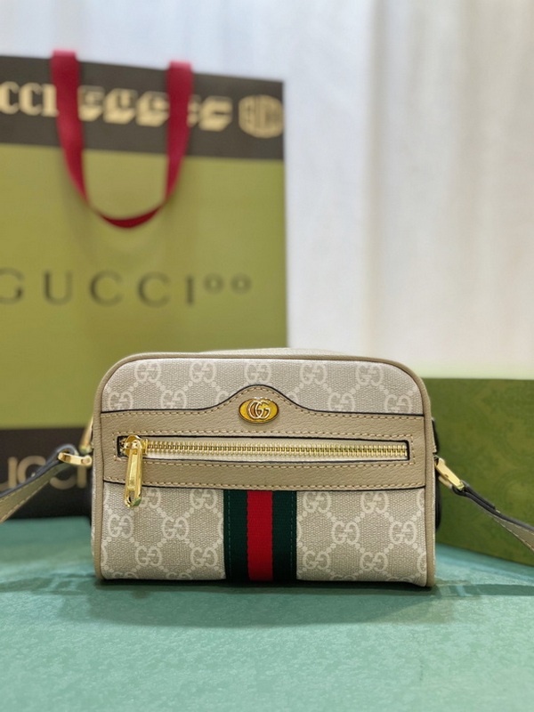 Gucci Handbags 959